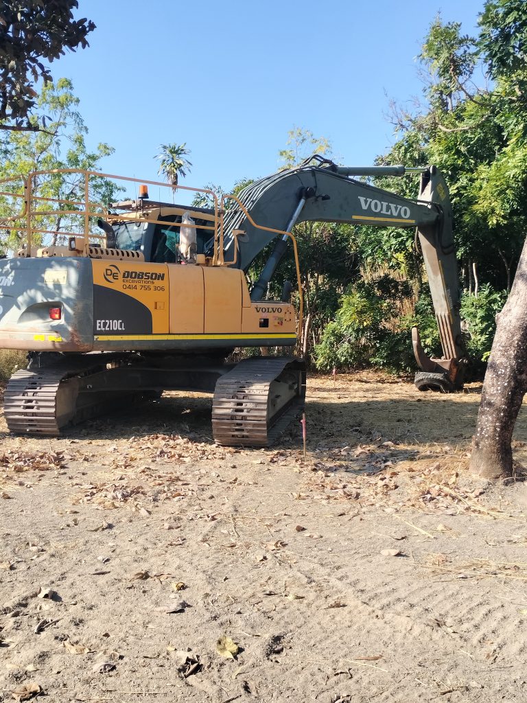 21 TON EXCAVATOR HIRE DARWIN NEAR MME